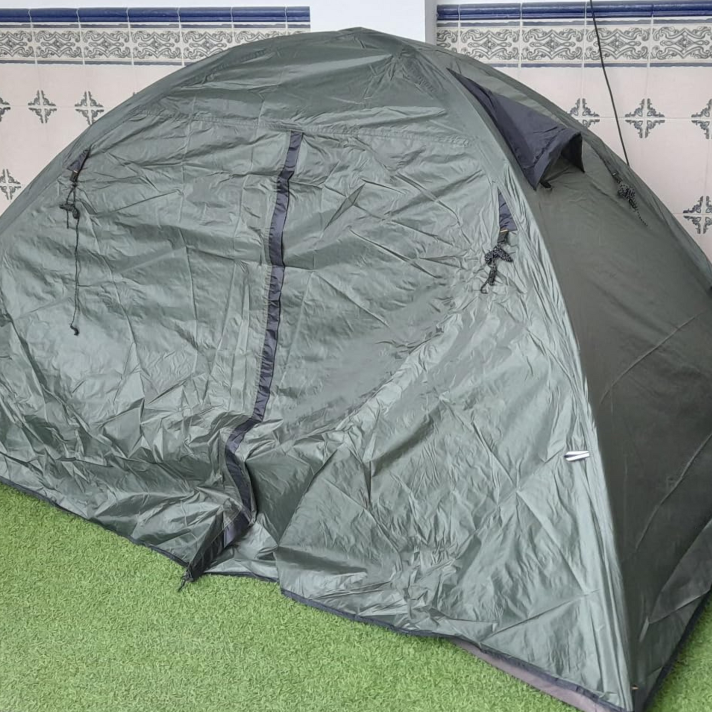 Tente Ultra-Légère 2-3 Personnes - Compacte et Résistante