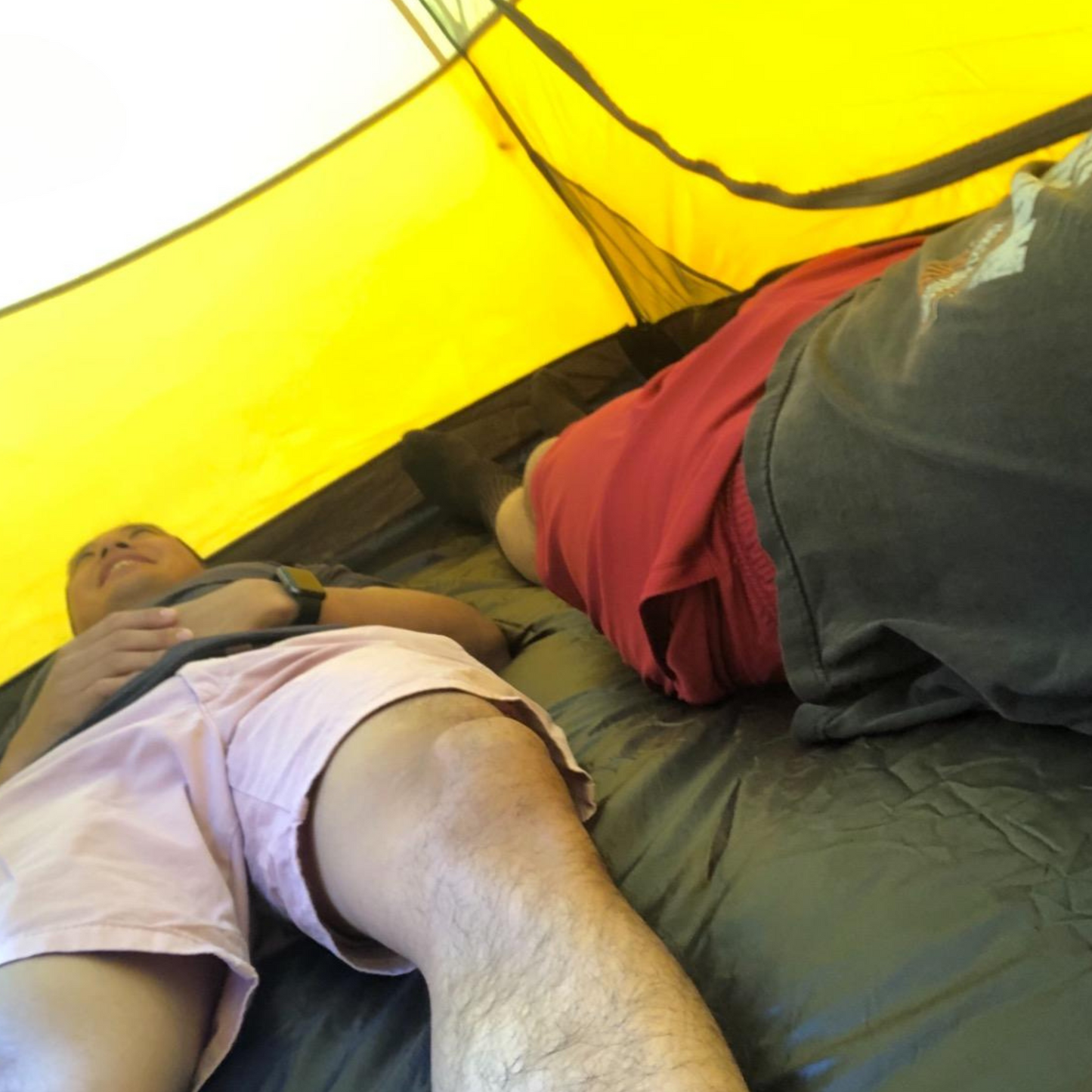 Tente Ultra-Légère 2-3 Personnes - Compacte et Résistante